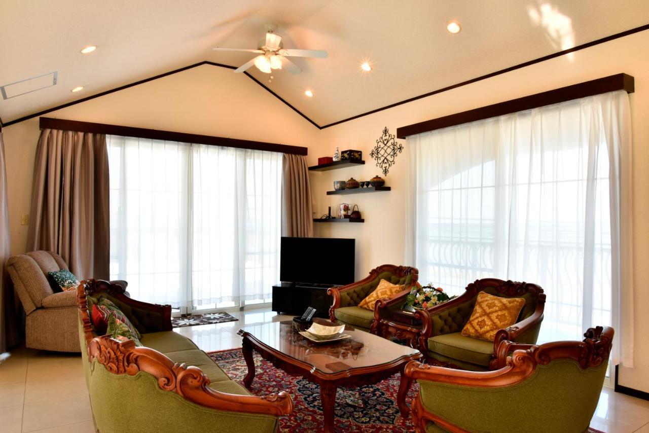 Villa Maeda Biru House Onna Esterno foto